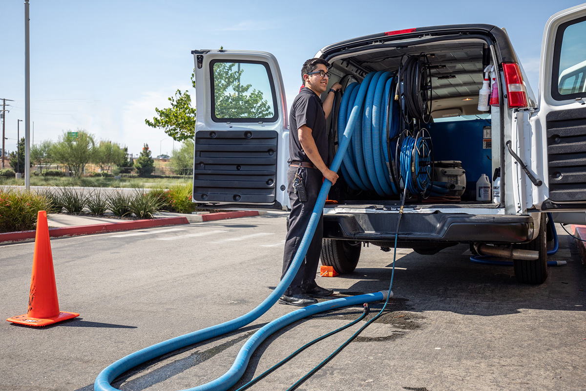 unloading carpet care equipment